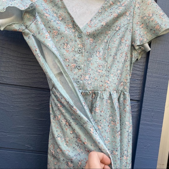 Fit and Flare Floral Dress - Picture 4 of 5